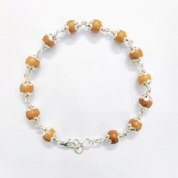 Safed Chandan Bracelet With Silver cap – Adjustable ( सफ़ेद चन्दन का ब्रेसलेट ) White Sandalwood Bracelet – With Lab Report